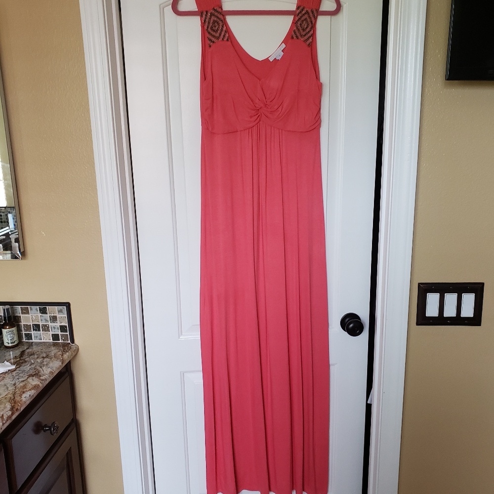 Full-length Coral Maxidress Size Medium